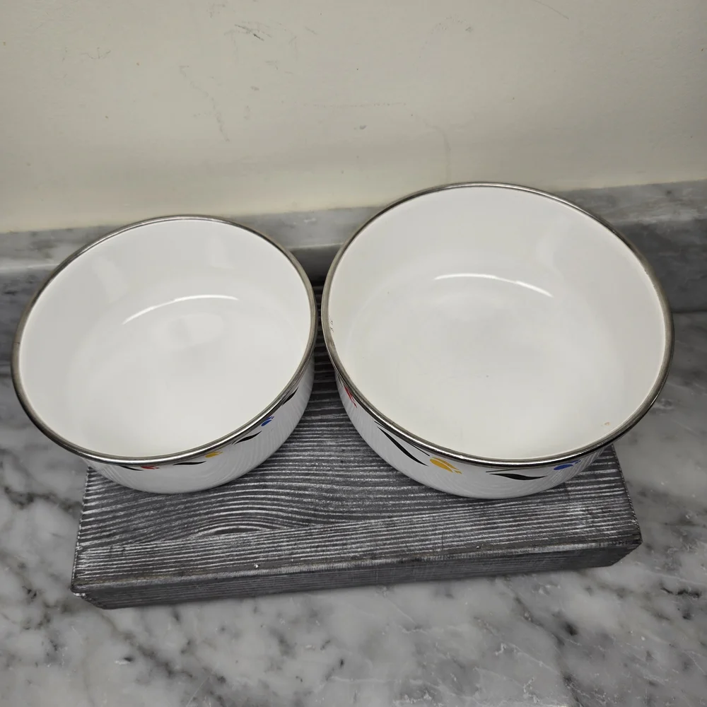 Vintage Kobe Enamelware Tulip Nesting Mixing Bowls, Cottagecore, Metal, Set of 2